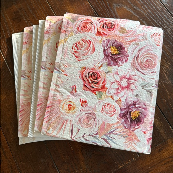 Smilemail Other - Bubble Mailers (20) 8.5x12 Mixed Boho Floral Rose & Plain White